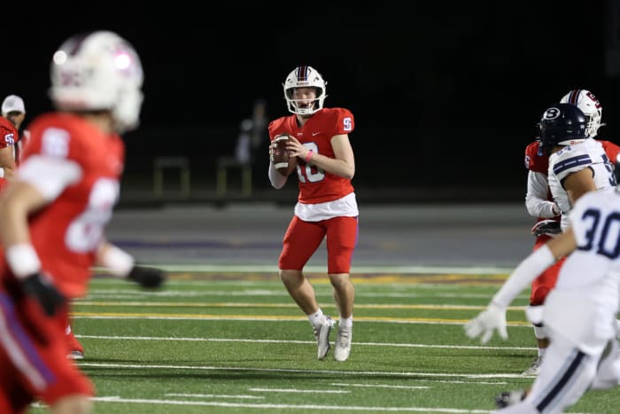 Sorren Hummel made one clutch throw after another in St. Ignatius' 21-17 victory over Valley Christian on Friday.